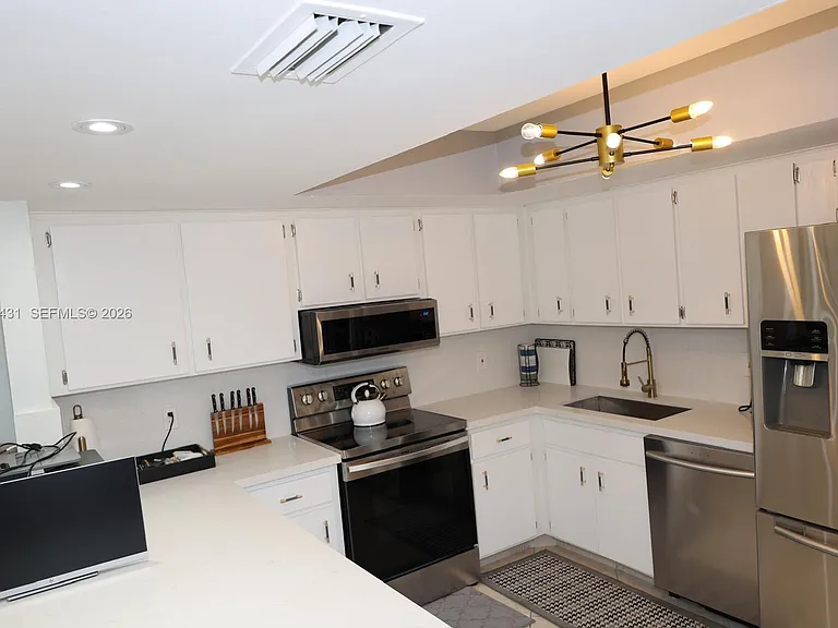 1569 Shaker Cir — Photo 6