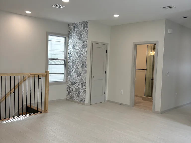 317 Davis Ave #2 — Photo 2