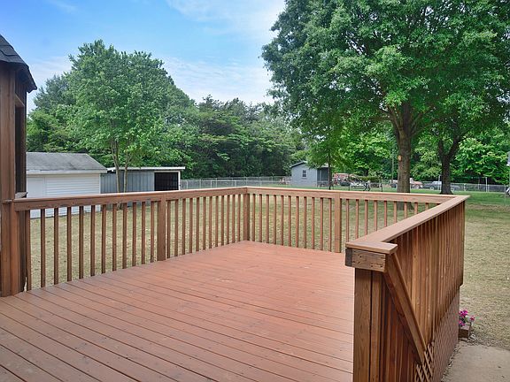 5th image of 5807 Highlawn Dr