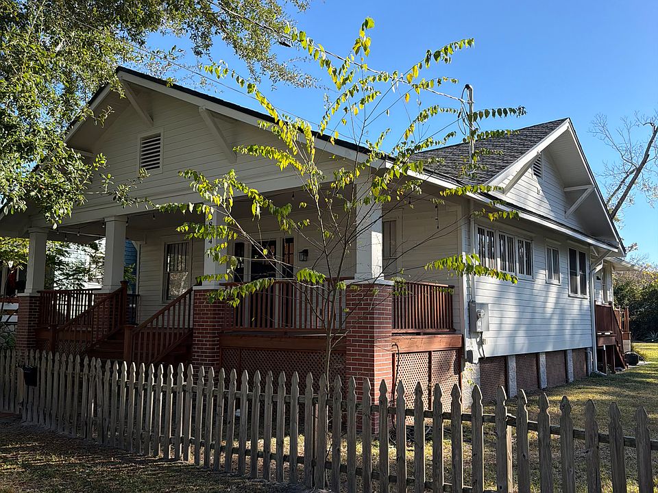 1st image of 2840 Selma St