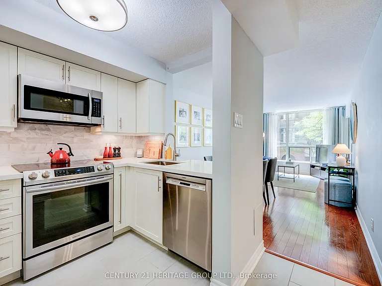 92 King St E #207 — Photo 4