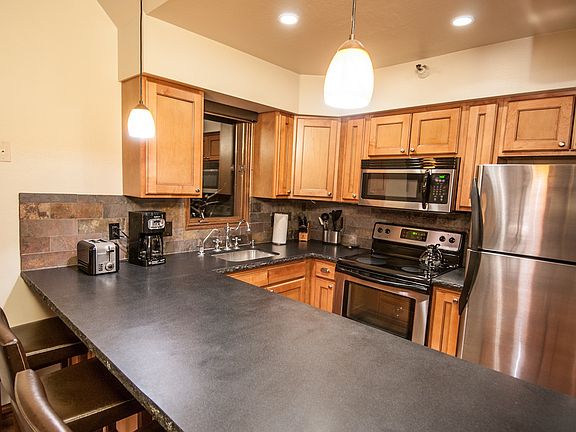 3rd image of 433 Woodside Ave #433
