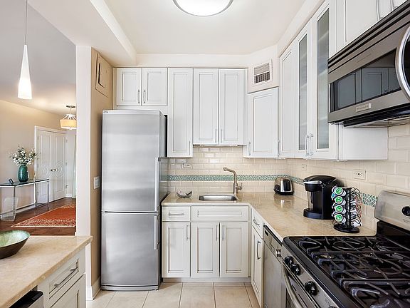 4th image of 80 Central Park W APT 8D