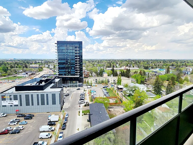 13910 Stony Plain Rd NW — Photo 7
