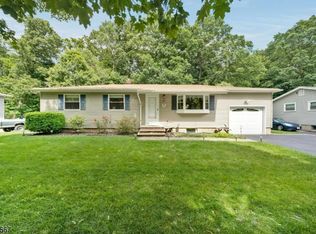 84 White Rock Blvd, Oak Ridge, NJ 07438