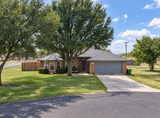 100 Meadow Ridge Dr, Venus, TX 76084