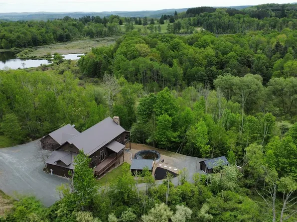 19 Sunset Hill Ln, Wellsboro, PA 16901