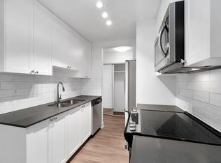 1720 Cook St #338, Victoria, BC V8T3P3