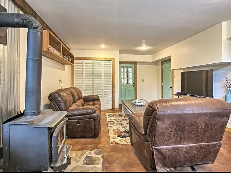 7364 Sugar Camp Hollow Rd — Photo 13