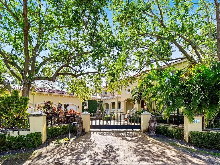 1410 Tagus Ave — Photo 1