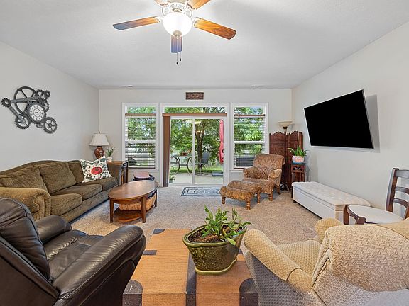 4th image of 233 Sinclair Dr