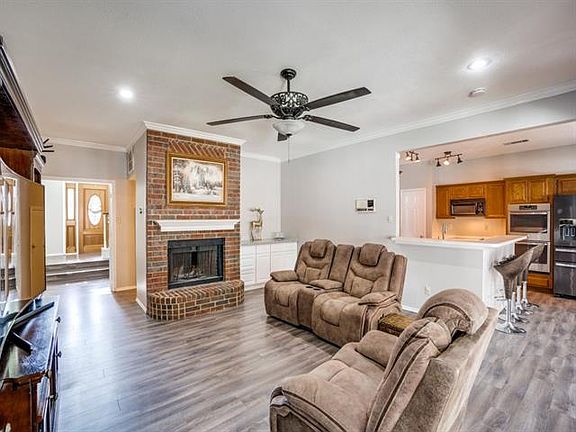 3rd image of 6214 Sandstone Dr