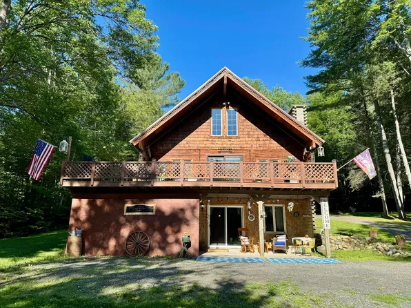 11 Bellevue Ter, Tupper Lake, NY 12986