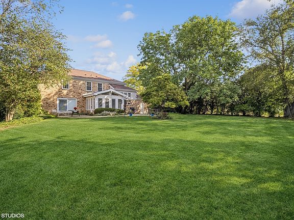 5th image of 4139 Yorkshire Ln