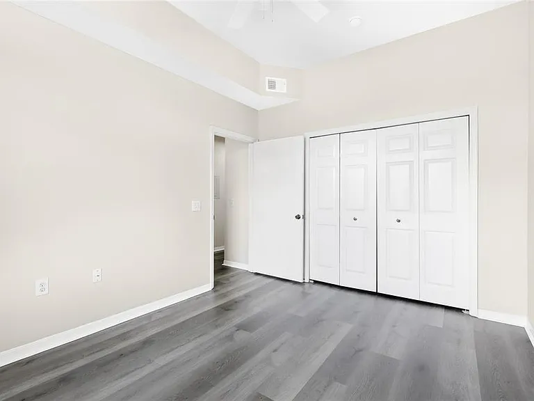 5160 Northridge Rd #301 — Photo 16