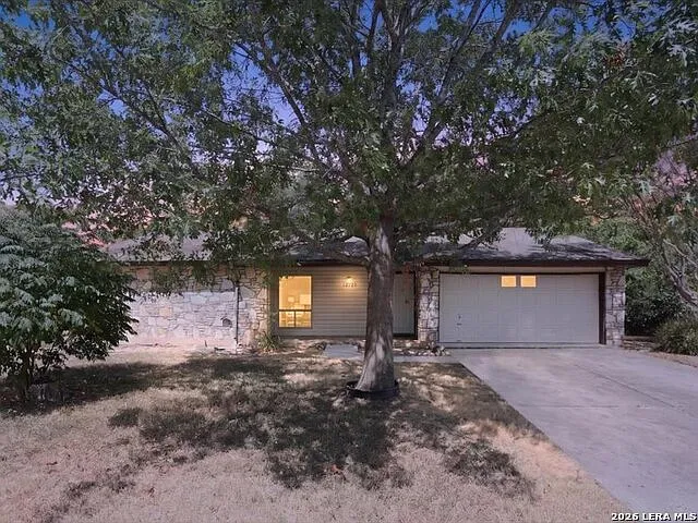 3 bed, 2.0 bath, 1359 sqft, $1,650 — Photo 2