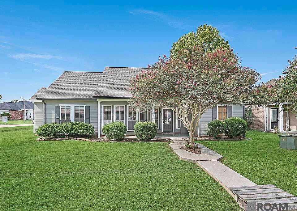 1st image of 9241 Pecan Tree Dr