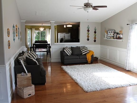 2nd image of 11921 Royalwood Dr