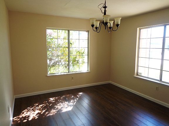4th image of 38 Fire Leaf Ct