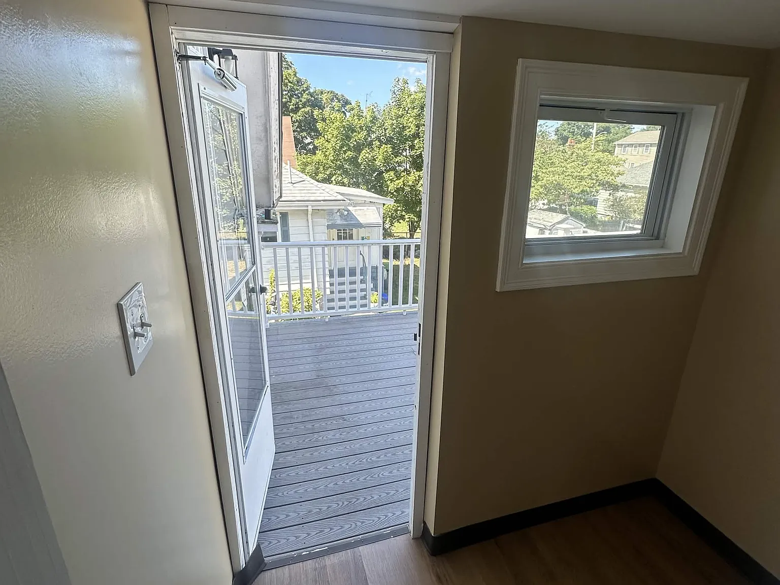 2 bed, 1012 sqft, $2,500 — Photo 2