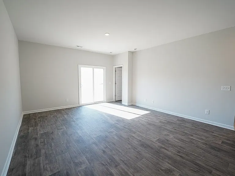 113 Amethyst Dr — Photo 3