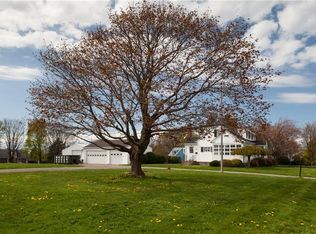 2090 E Main Rd, Portsmouth, RI 02871