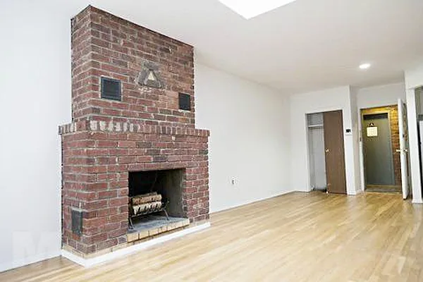 Rented by Mdrn Residential | media 16