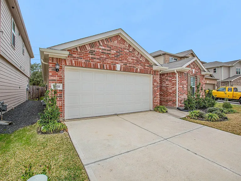 6855 Knoll Spring Way — Photo 1