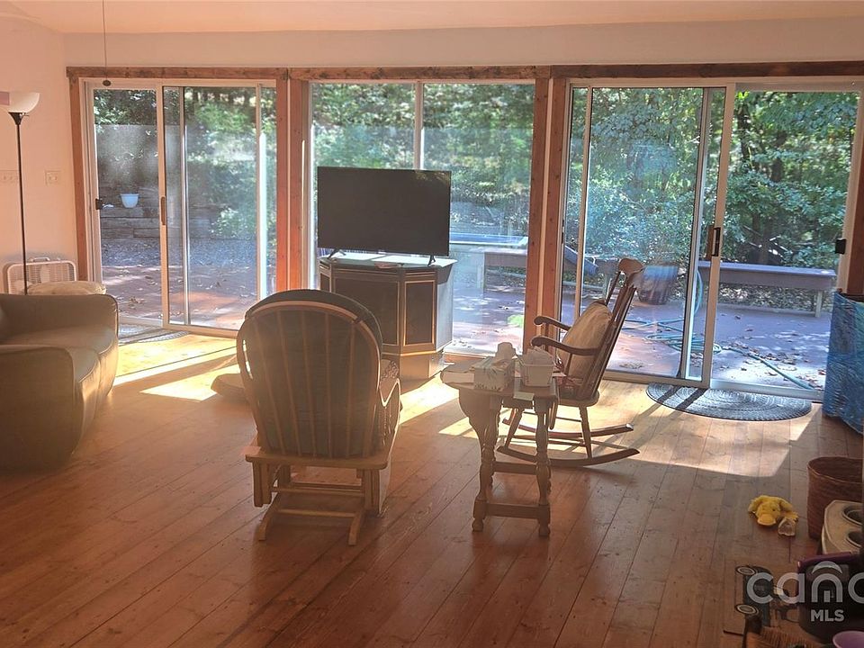 2nd image of 7827 Walkup Rd