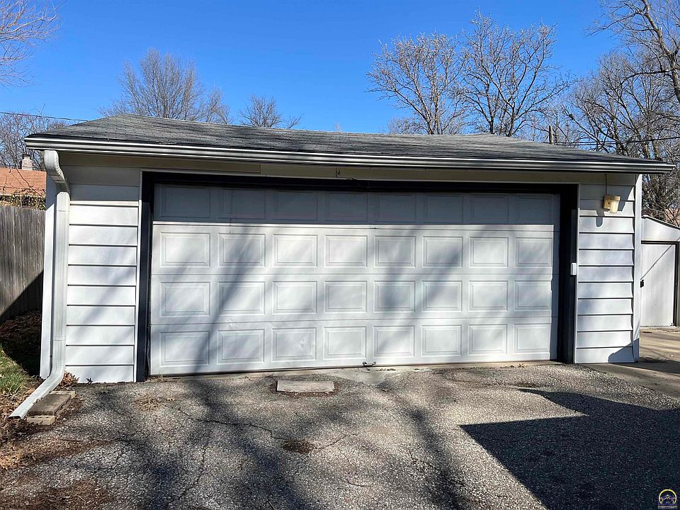 2nd image of 424 SW 27th St