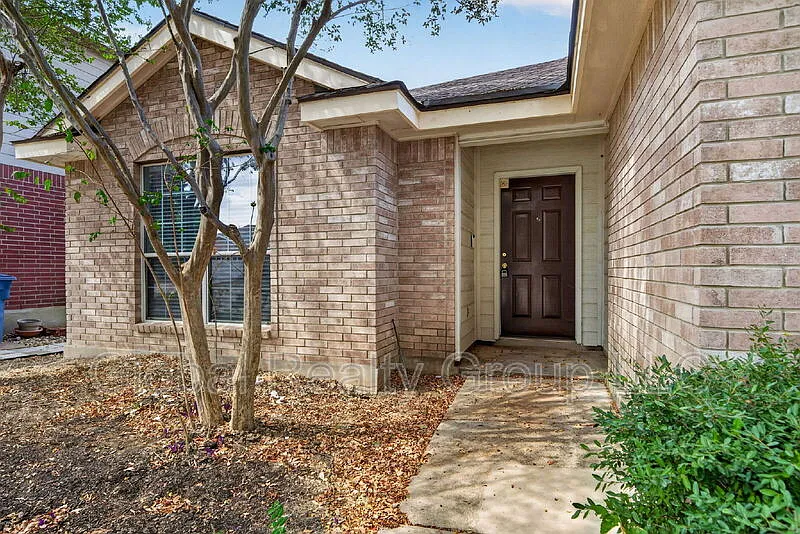 3 bed, 2.0 bath, 1732 sqft, $1,795 — Photo 4