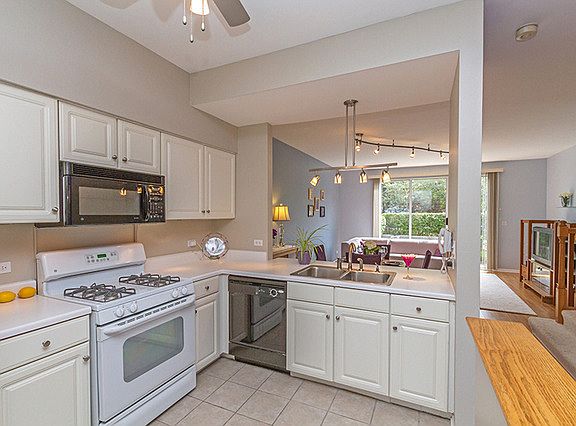 5th image of 339 Hunterdon Ct #339