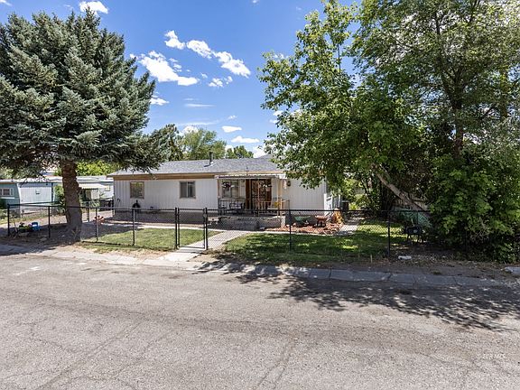 3rd image of 1016 Panorama Dr
