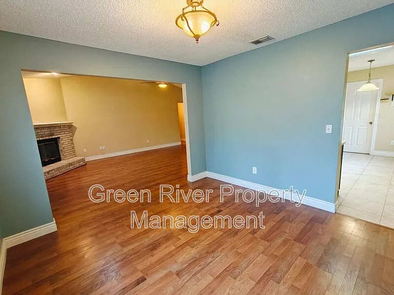 1845 Weston Cir — Photo 10