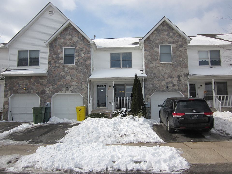 1st image of 35 Kingsfield Dr