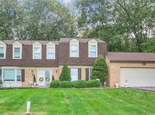 12720 Knollbrook Dr, Clifton, VA 20124