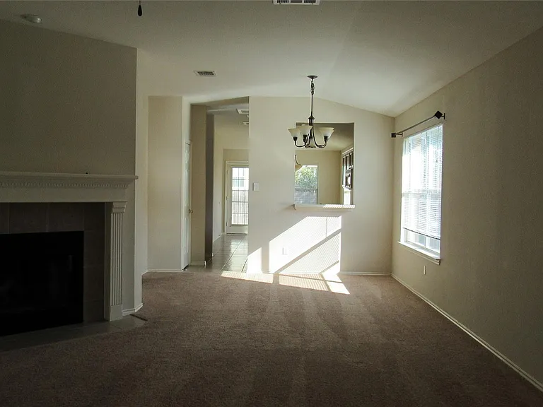 11224 Crazy Well Dr — Photo 2