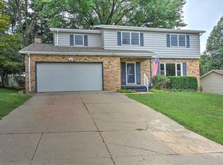 701 W Karen Dr, Decatur, IL 62526