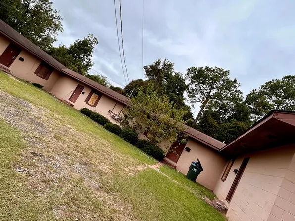 1007 Gaskin Ave S, Douglas, GA 31533