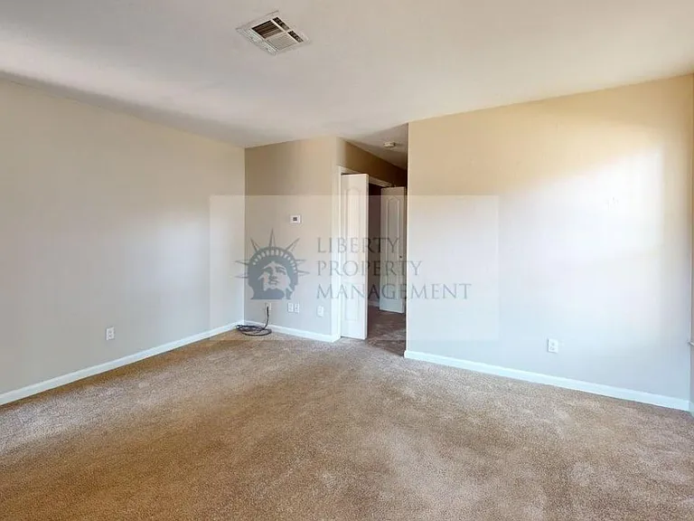4008 Elmo Loop #D — Photo 7