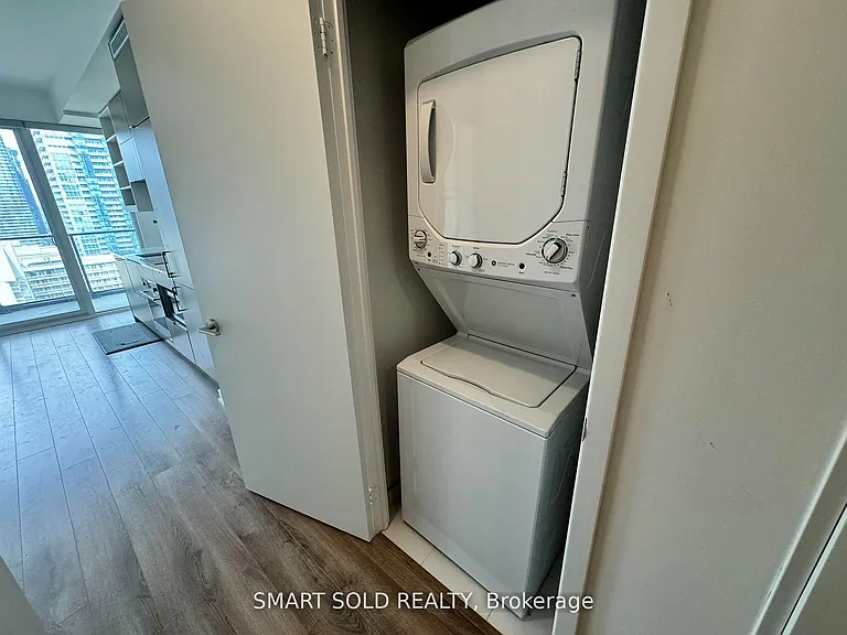 20 Edward St #2620 — Photo 7