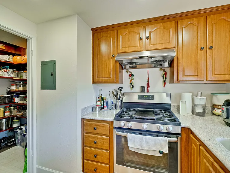 22671 Queens Oak Ct — Photo 33