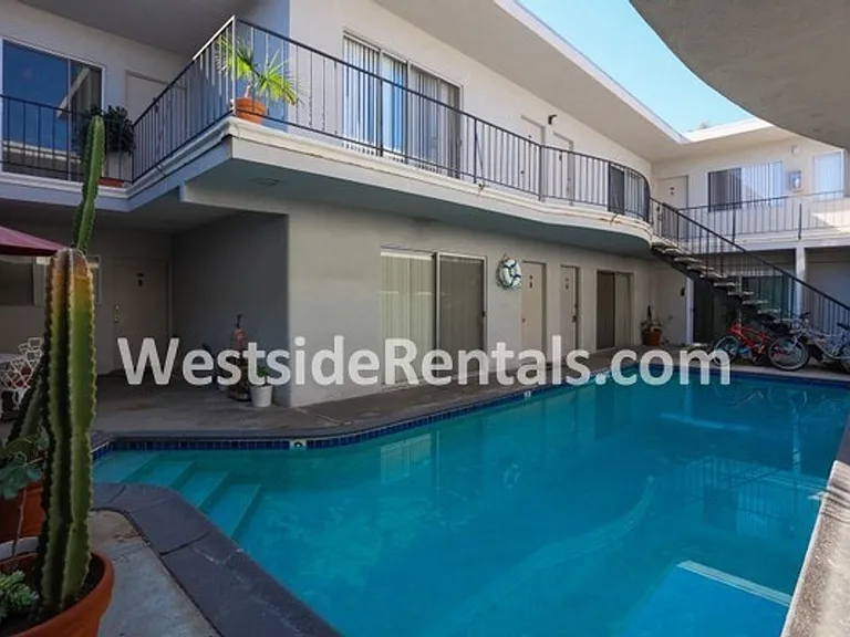 1502 Wellesley Ave — Photo 16