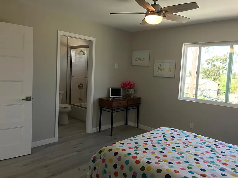 Master BR with full en suite bathroom