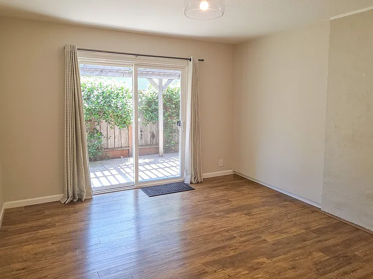 965 Blossom Hill Rd — Photo 10