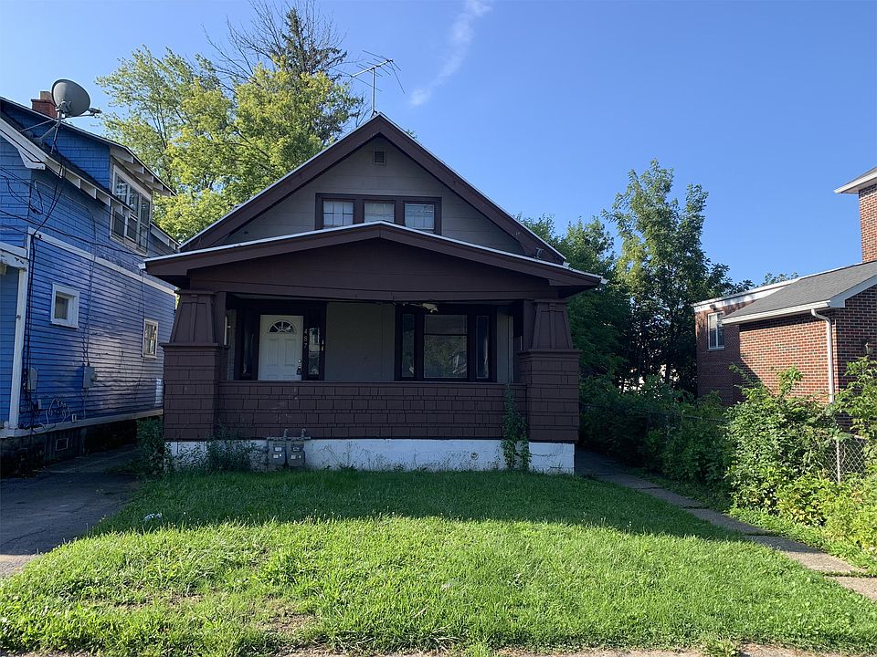 1st image of 487 Berkshire Ave #2