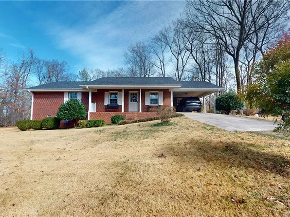 1995 Rock Creek Rd, Toccoa, GA 30577