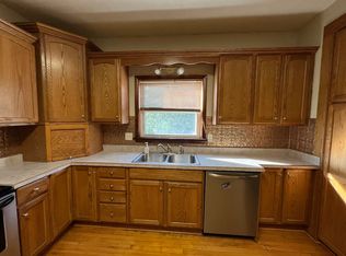 201 Central St APT E, Potter, WI 54160