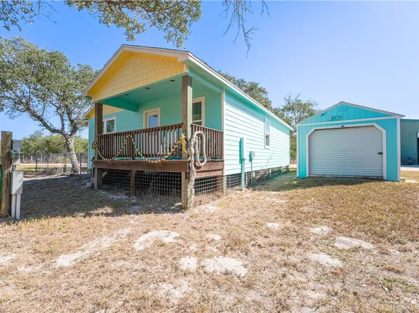 2102 Prairie Rd, Rockport, TX 78382