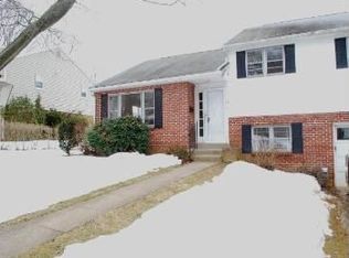 9 Red Oak Rd, Oreland, PA 19075